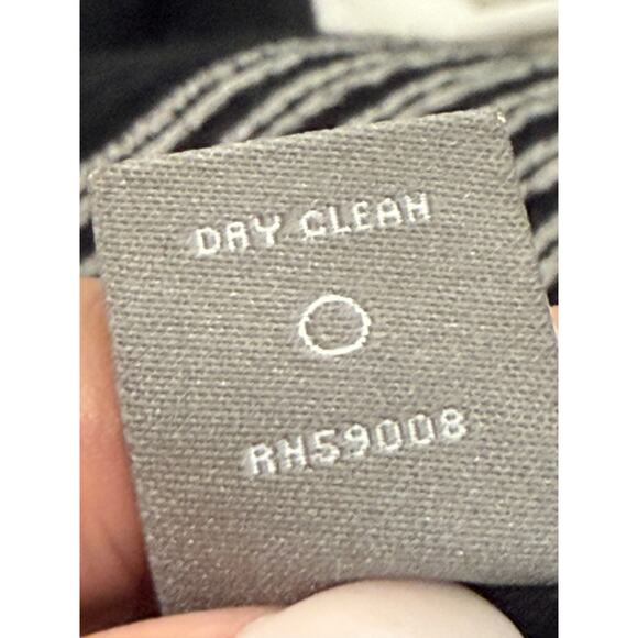 Neiman Marcus Cashmere Collection Black and White Sweater – Size Small 🖤🤍🖤 - Picture 8 of 8